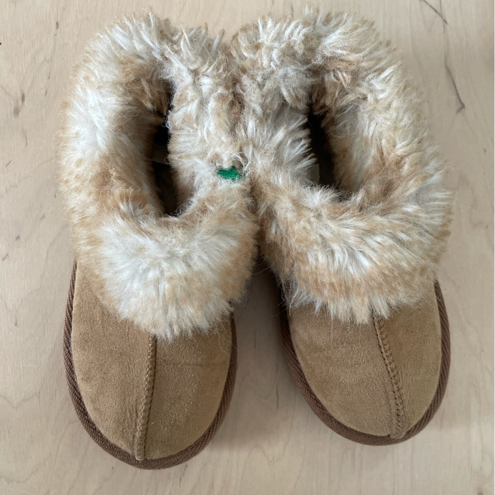 Cat and Jack faux fur slippers